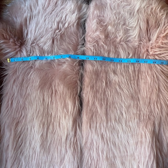 Authentic Celine three quarter crew neck coat in shearling.  Worn once. - Picture 12 of 14